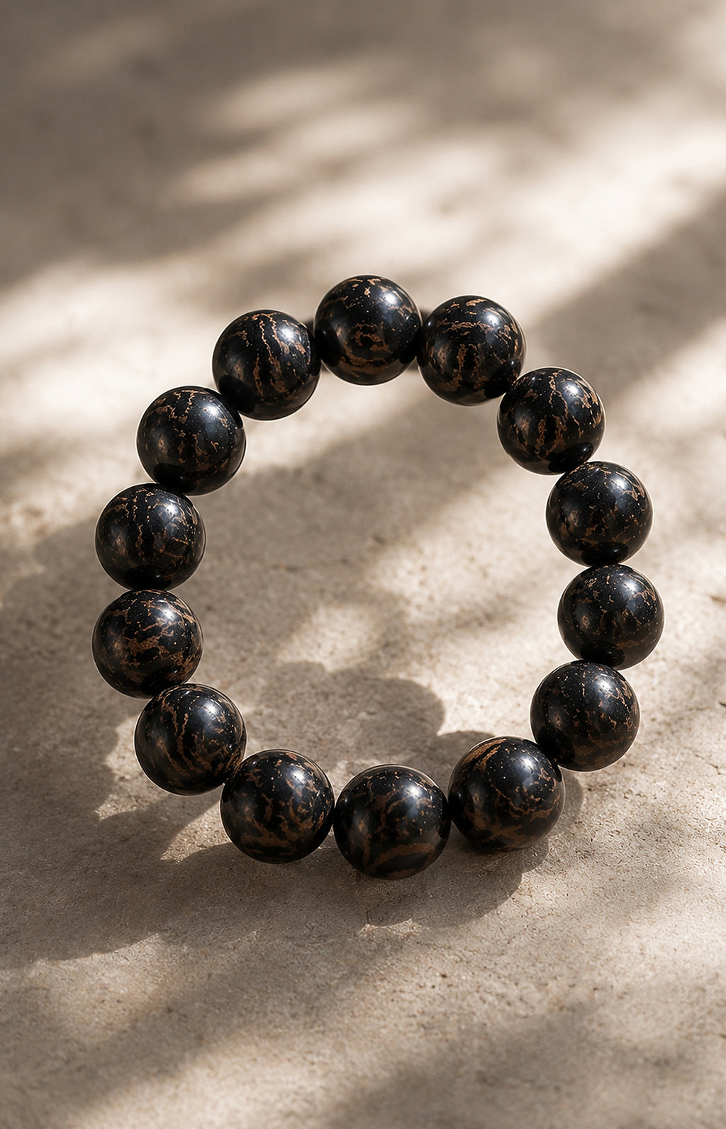 Noir Sentinel – Smoky & Earthy Botanical Scent Bracelet
