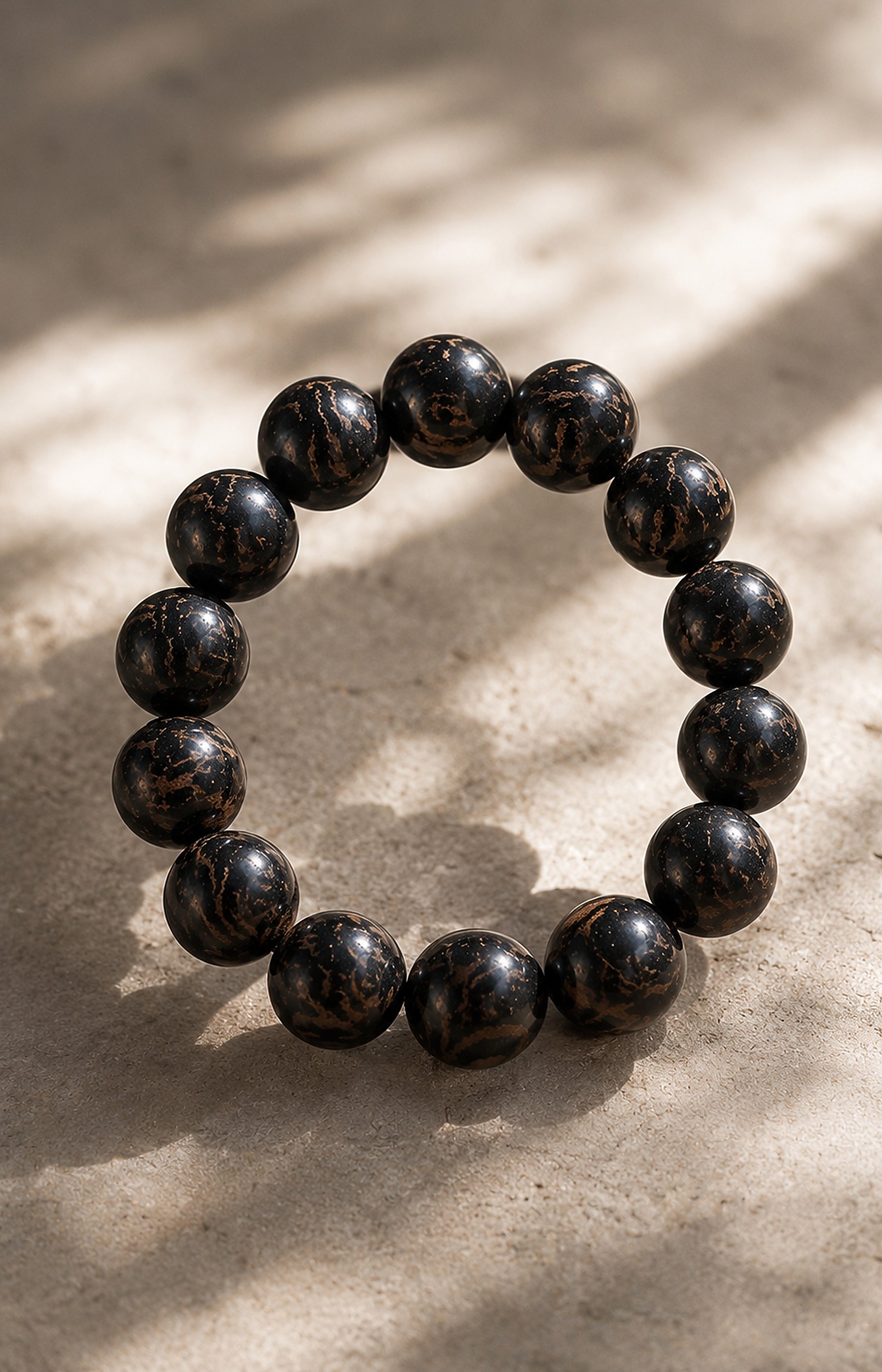 Noir Sentinel – Smoky & Earthy Botanical Scent Bracelet